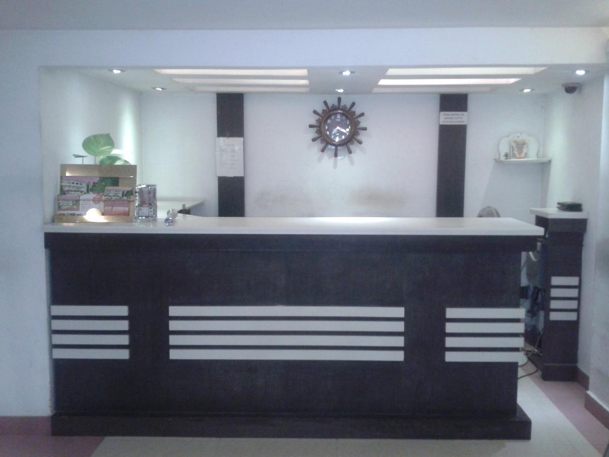 Hotel Mithila Eramalloor Exterior photo